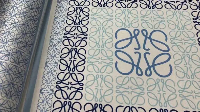 cetak-monogram-pattern-scarf
