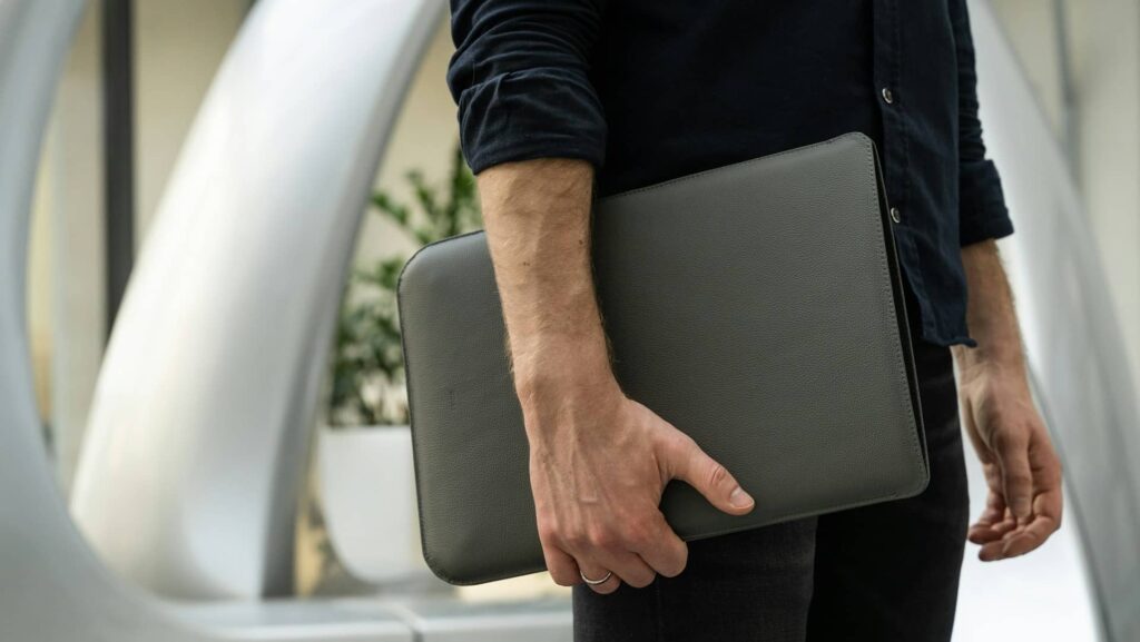 Laptop sleeve