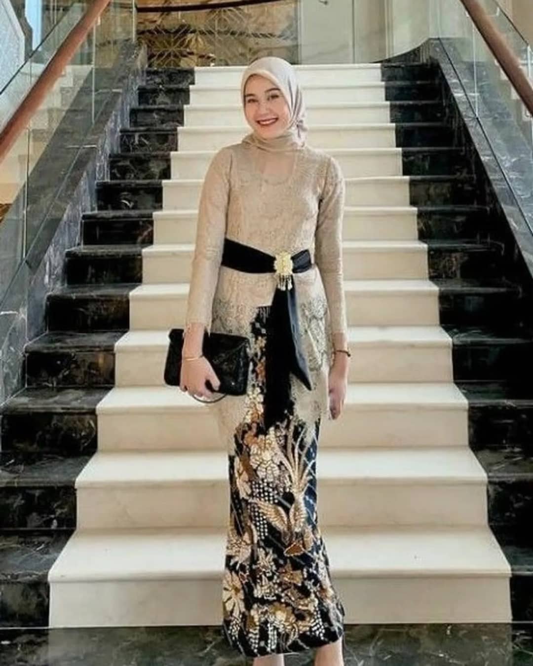 4. Tampil Modis dengan Sentuhan Modern Hijab