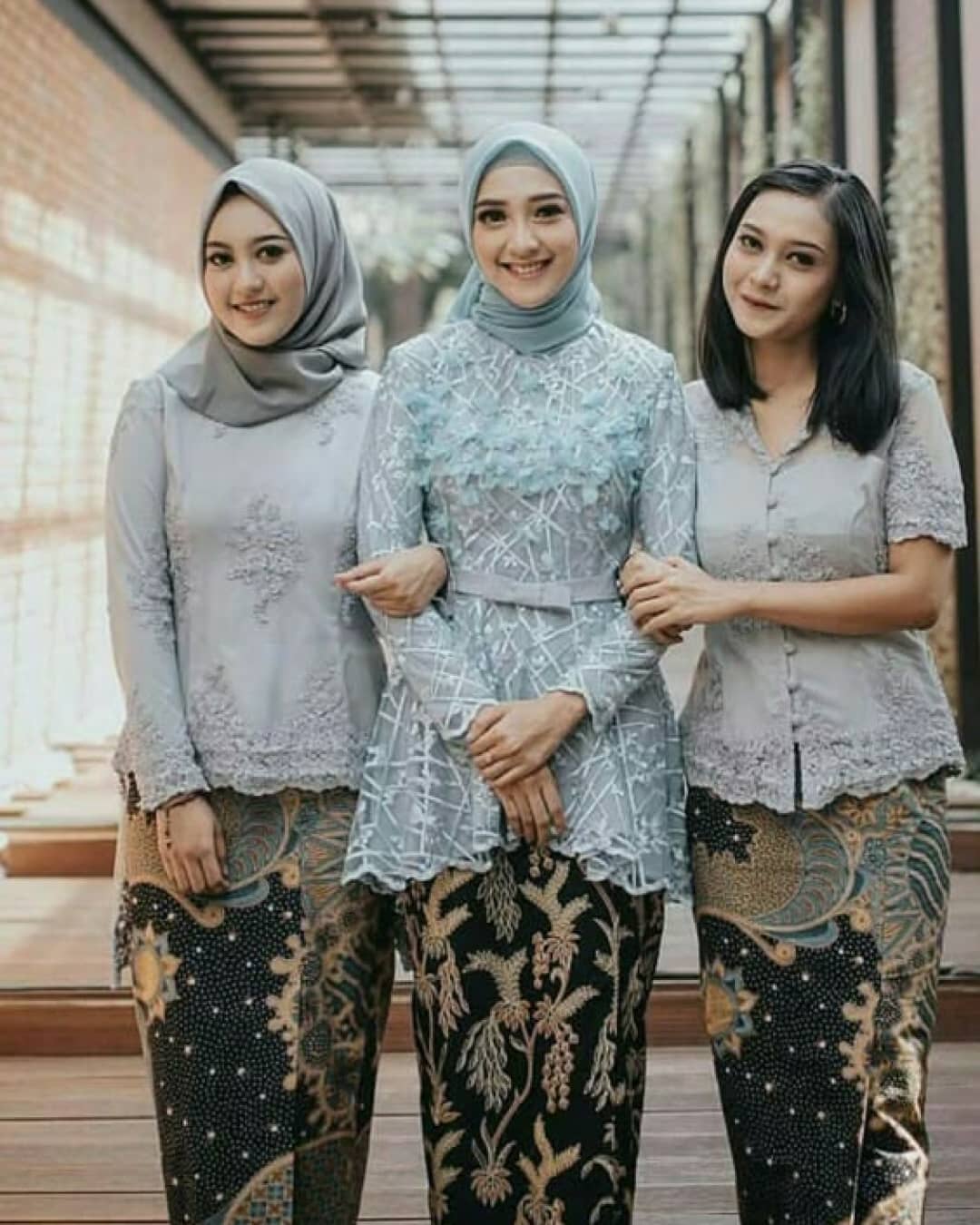 Rok Kebaya Panjang Klasik