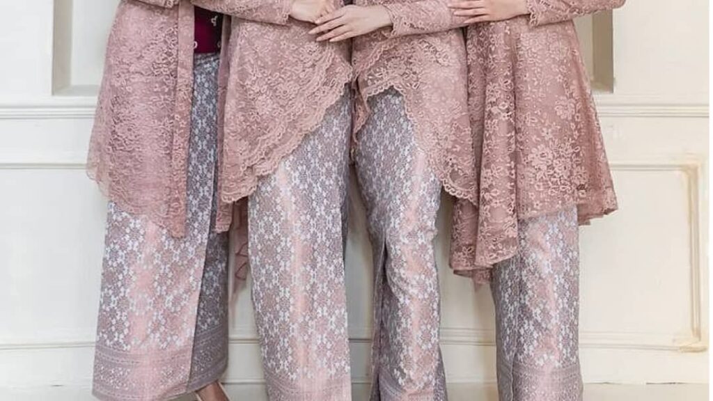 rok kebaya bali