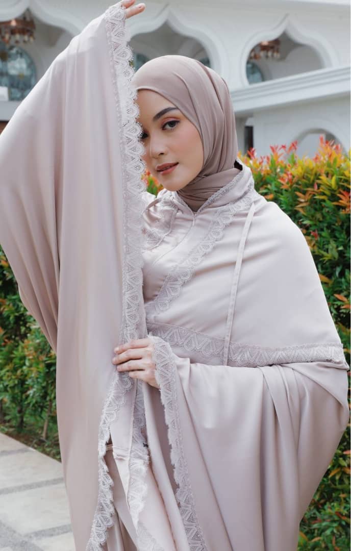 Mukena dan Hijab