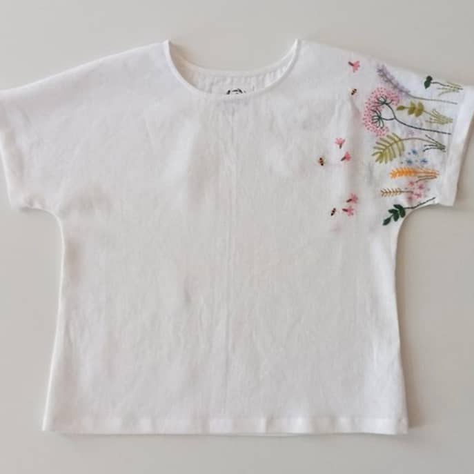 Motif Floral Satu Sisi