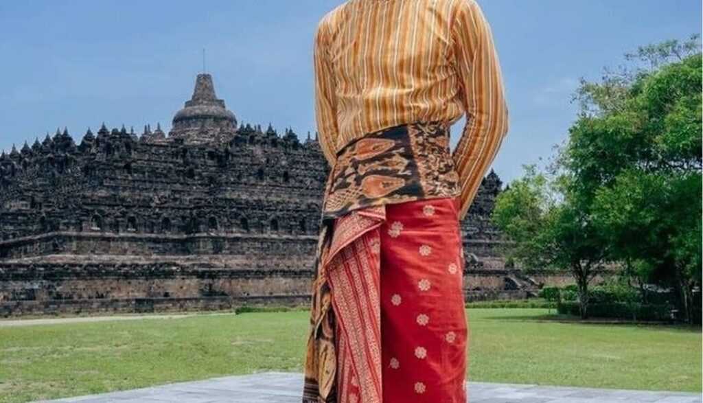 Kain Motif Etnik Indonesia