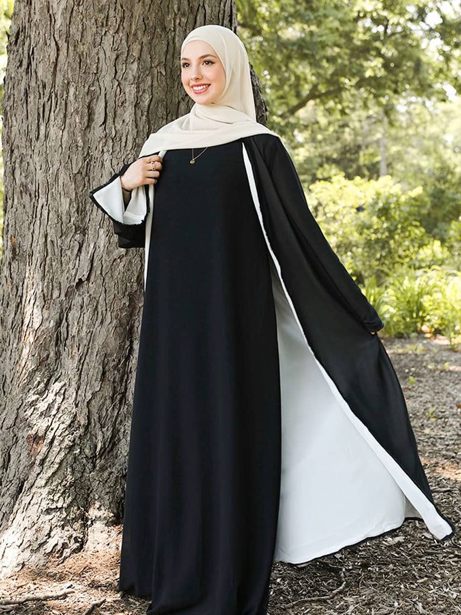 Abaya Reversible dengan Dua Motif Berbeda