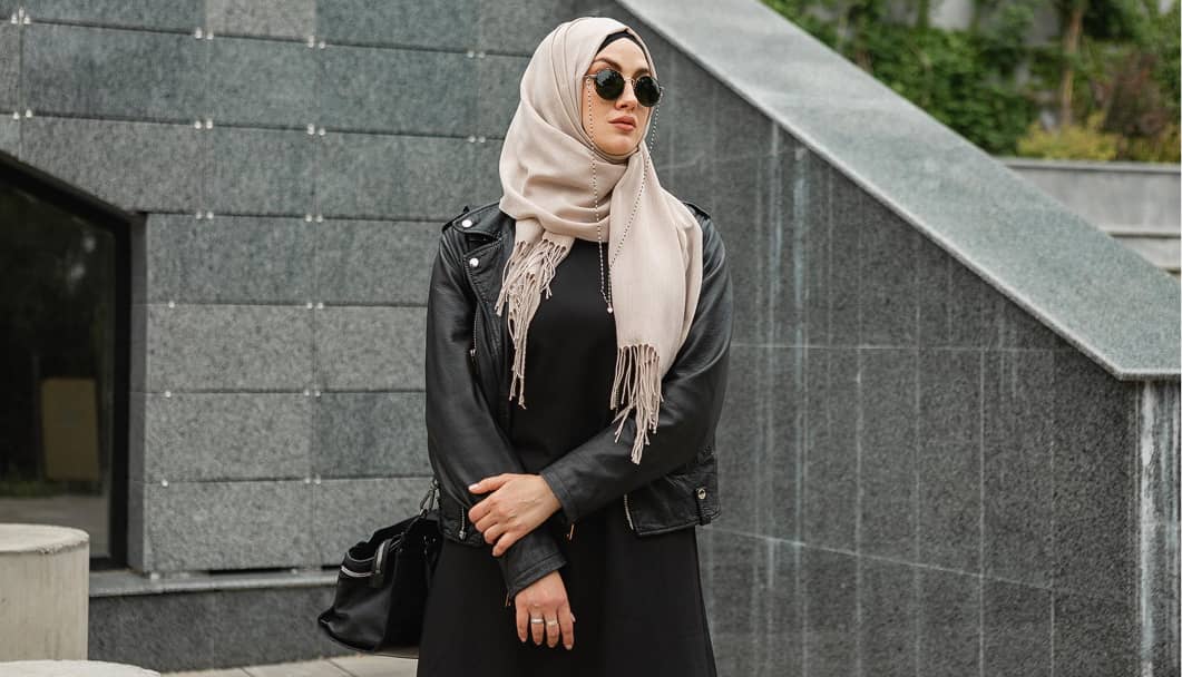 Model Baju Abaya Modern dengan Motif Kain Printing